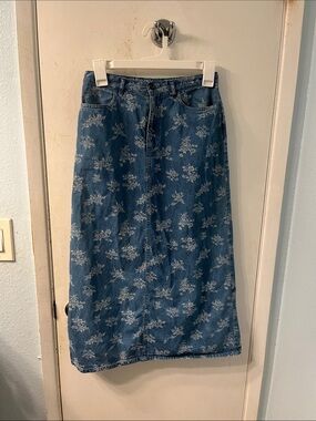 Crazy Horse Liz Clairborne Y2K Embroidered Long Denim Maxi Skirt Size 4 Pettite